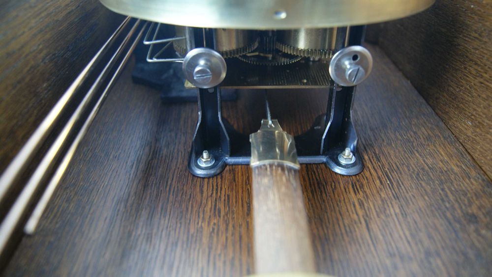 268 Zegar wiszący mechaniczny Franz Hermle z 1981 roku