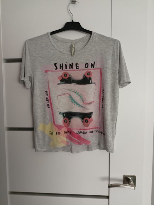 Koszulka bluzka t-shirt Stradivarius