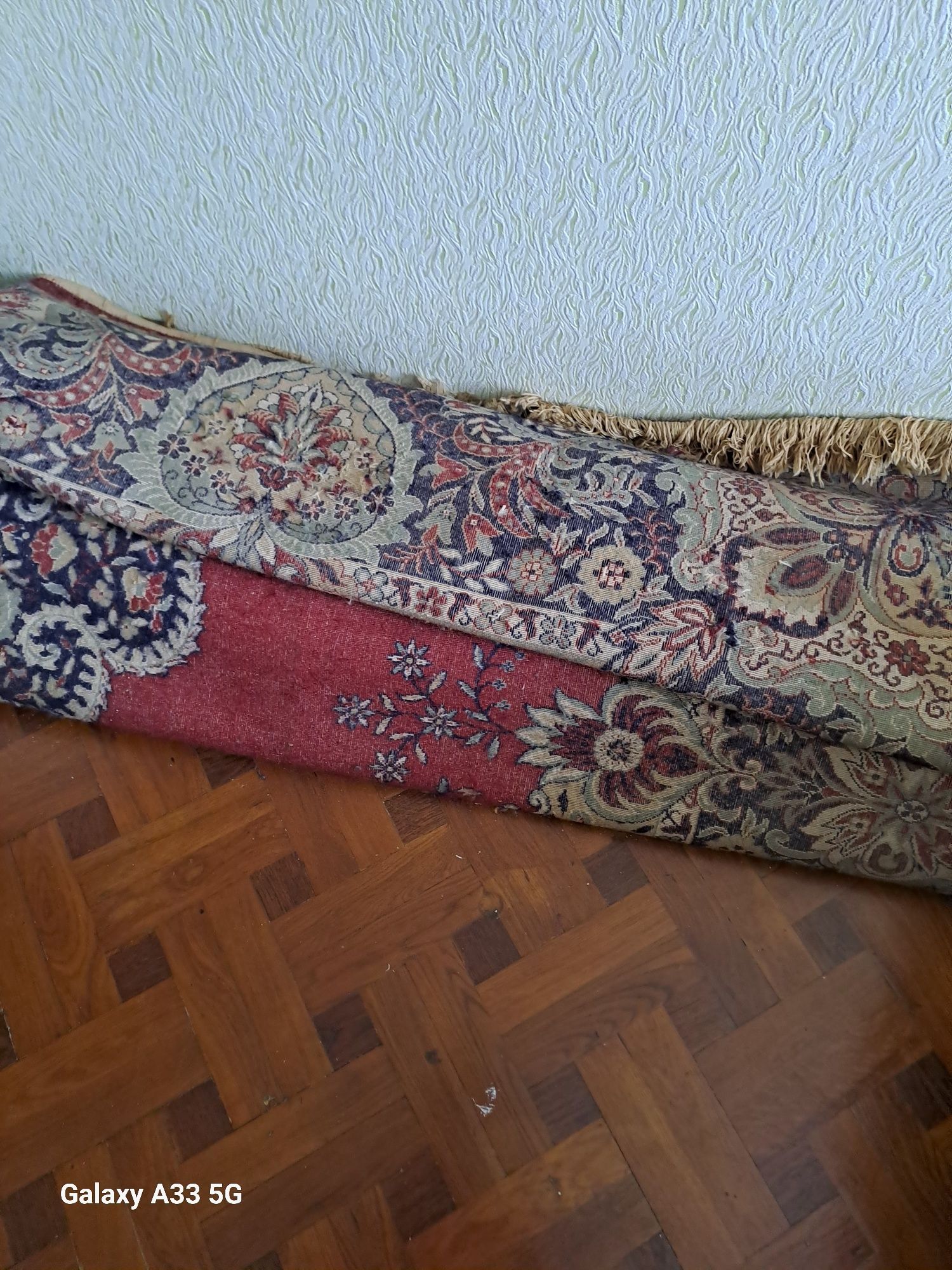 Продам ковёр б/у,шерстяной размер 3,5×2,5