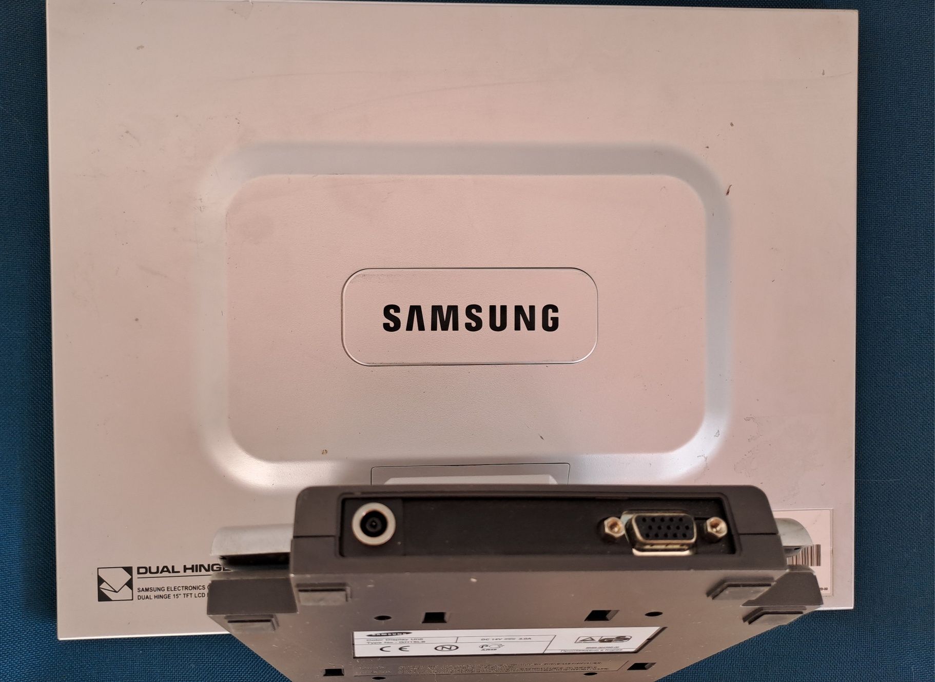 Monitor LCD de bancada