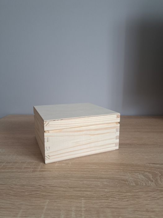 Skrzyneczka drewniana do decoupage 16x16x8