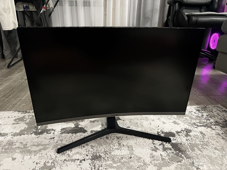 Продам изогнутый монитор samsung