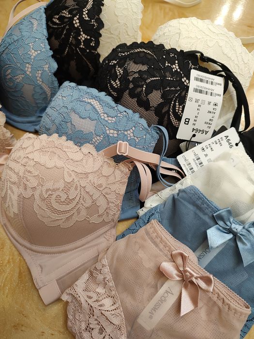 Вишукані комплекти жіночої білизни Acousma