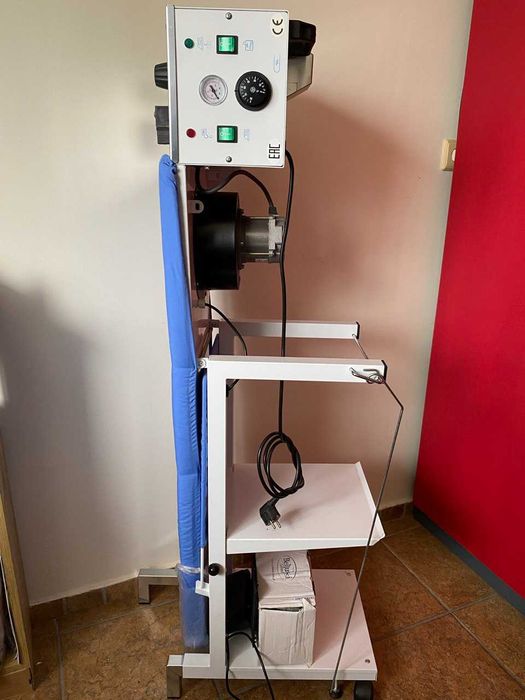 Stół prasowalniczy COMELUX MAXI C + Żelazko i stopa przeciwpołyskowa