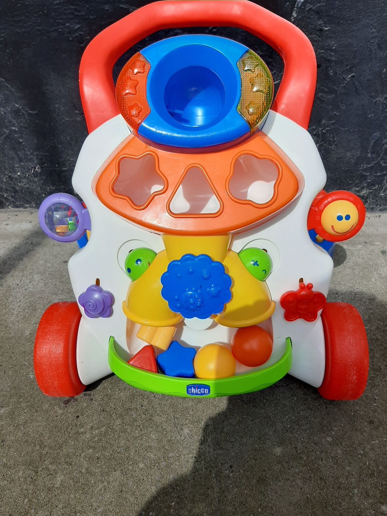 Chicago Baby steps activity walke