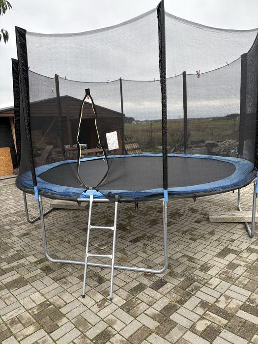 Trampolina za 100