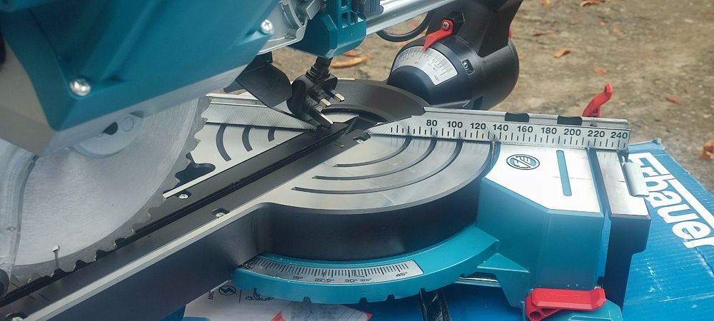 Торцовочна пила ERBAUER 1800 ватт привезли з Англії