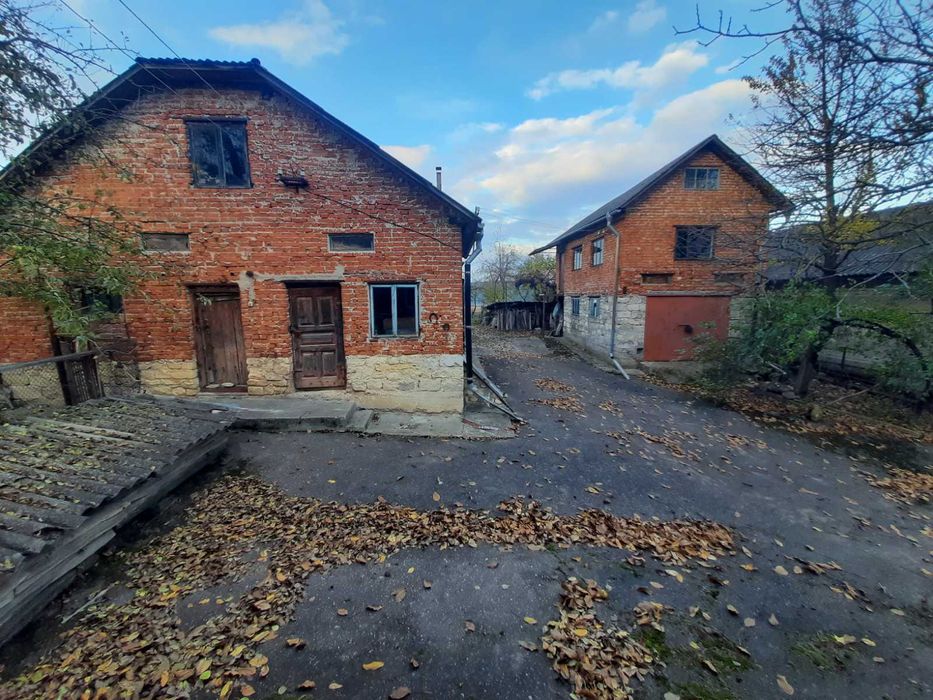 Великий цегляний будинок з гаражем та хлівом для хорошого Господаря!!!