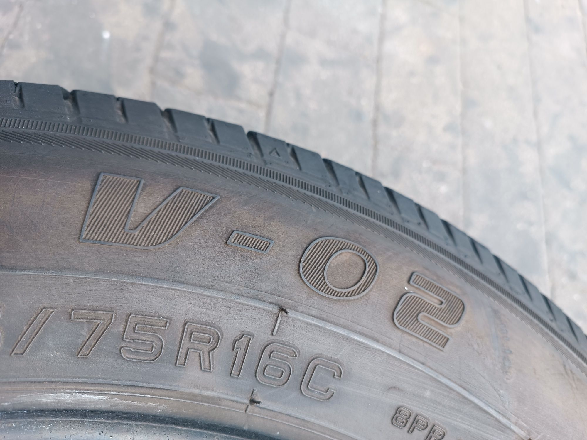 185/75R16C Ovation V-02