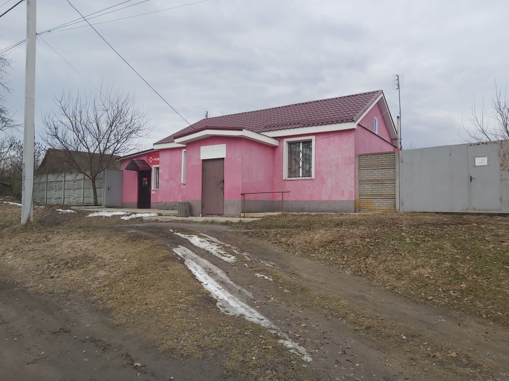 Магазин, крамниця, в центрі села Токарі. Майже Суми.