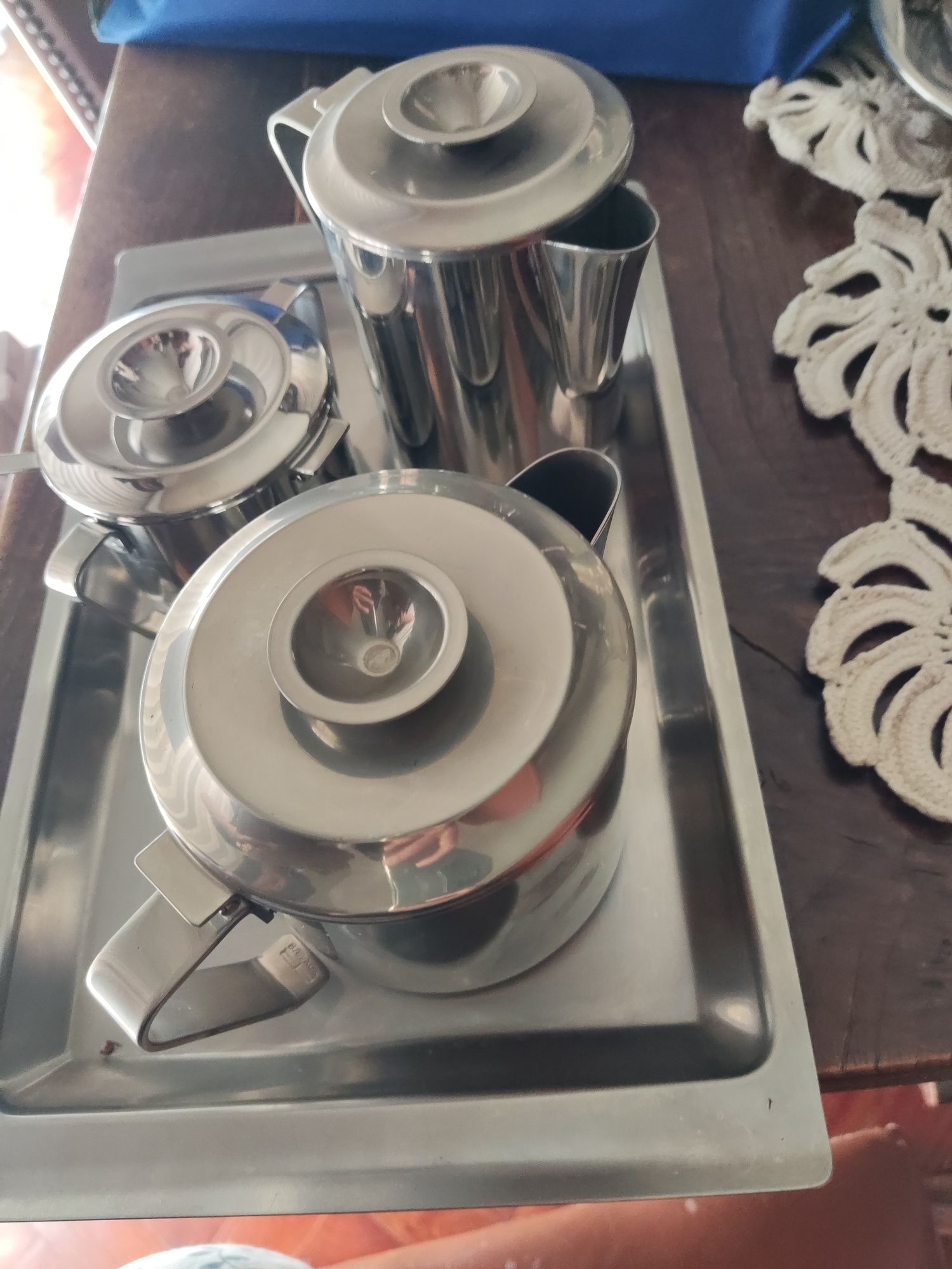 Serviço de chá (açucareiro, chá e café)