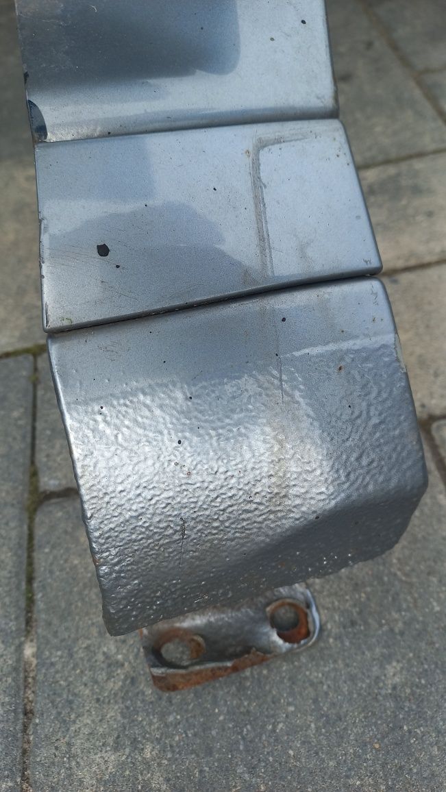 A3 8p 03-08 blotnik przedni prawy blekitny ly7j