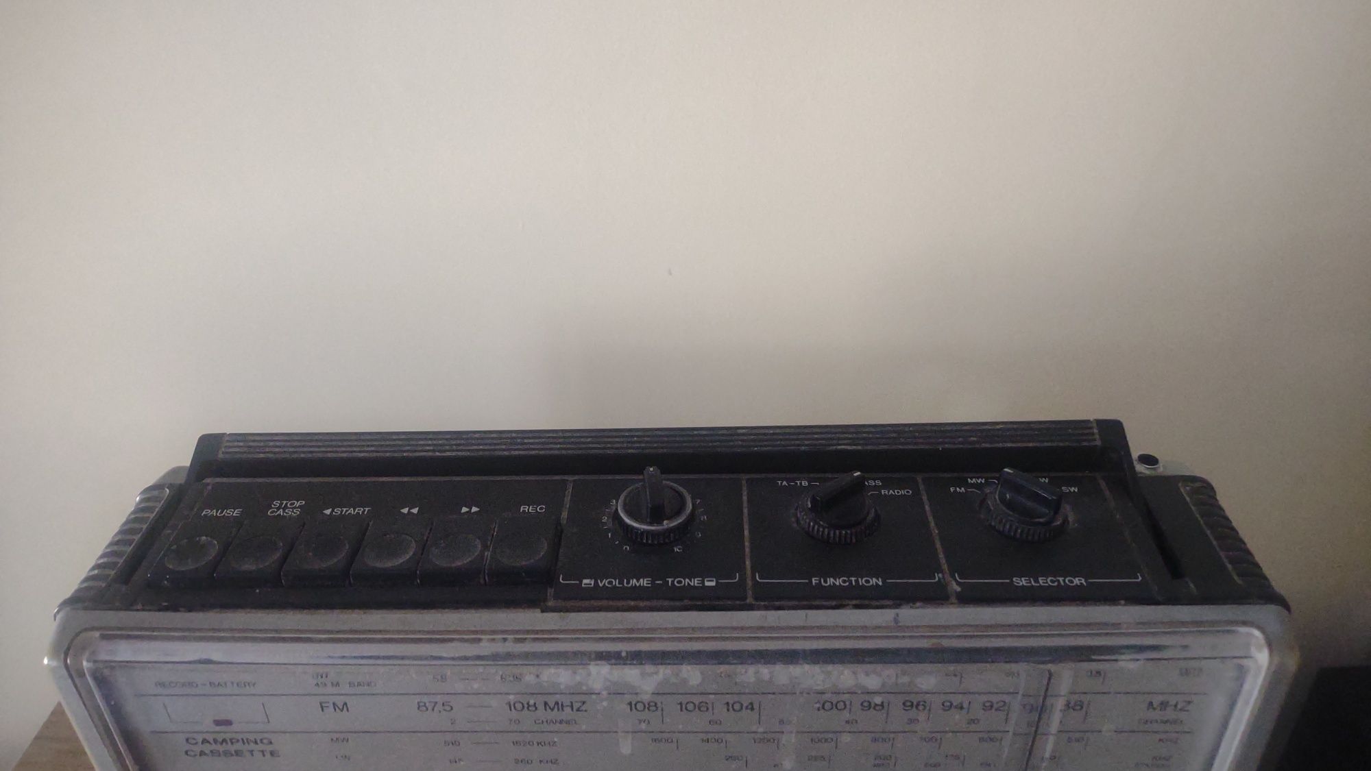 Radiomagnetofon ITT