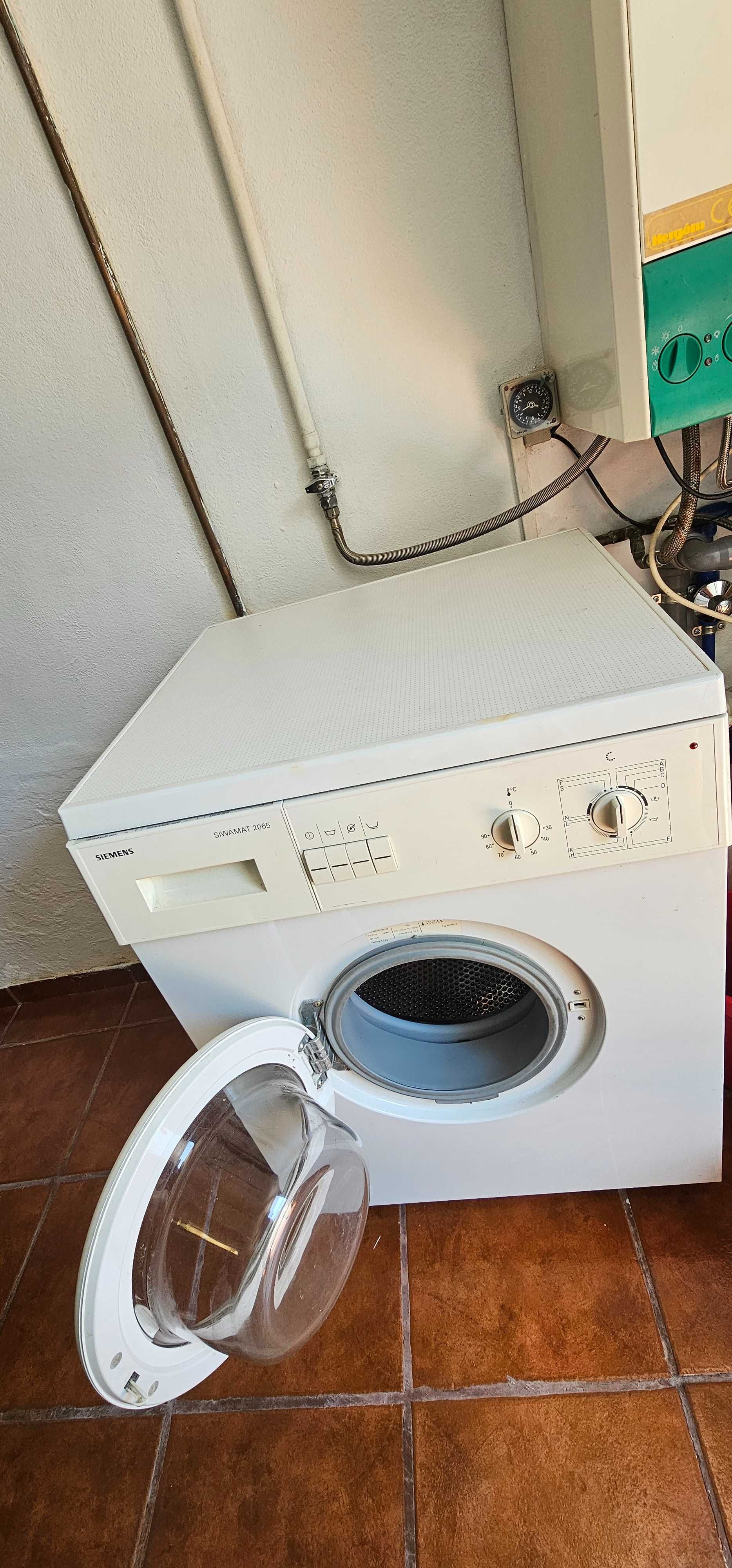 Máquina de lavar roupa