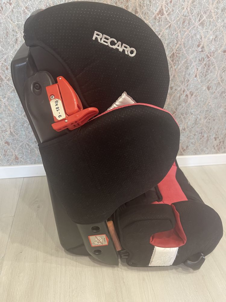 Автокресло Recaro