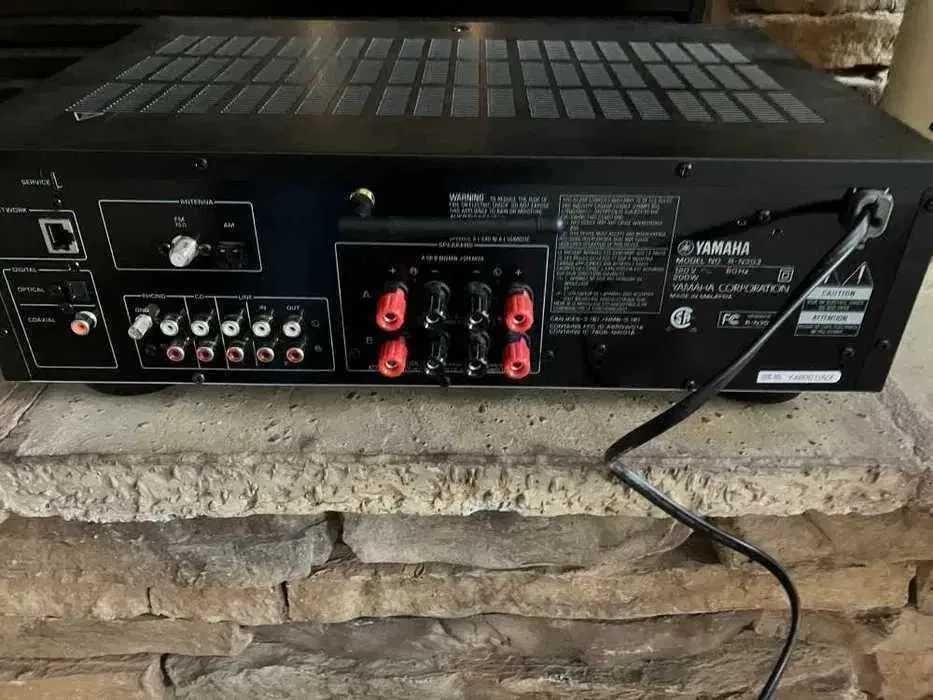 amplificador com streamer yamaha R-N303D
