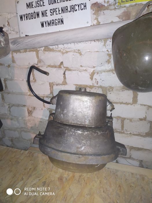Stara lampa przemysłowa loft  industrial