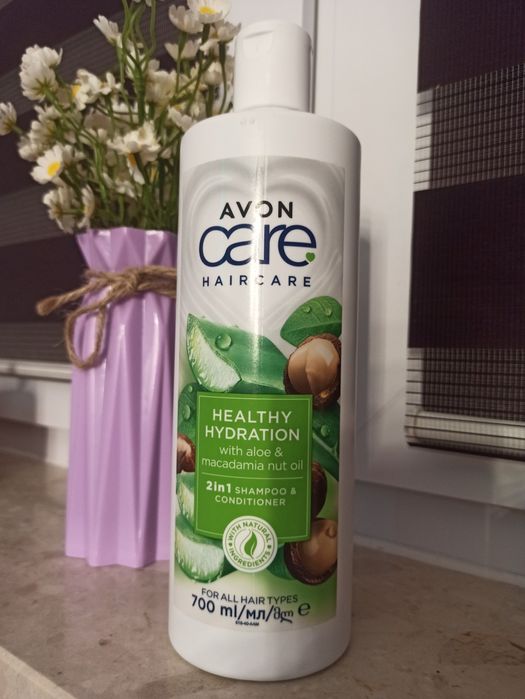 Szampon do włosów avon care 700 ml