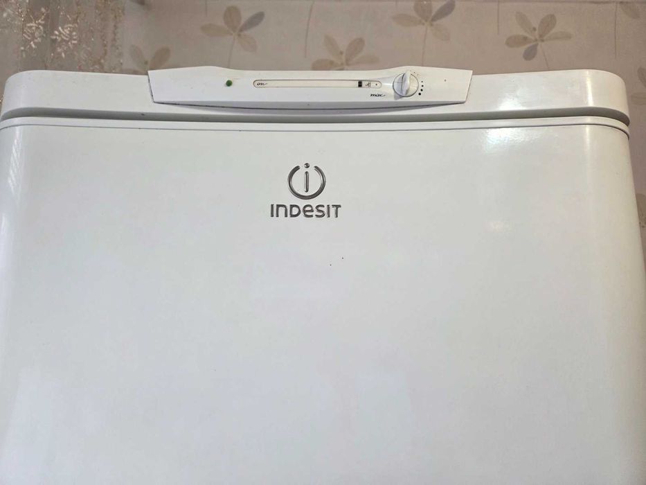 Холодильник Індезіт двокамерний