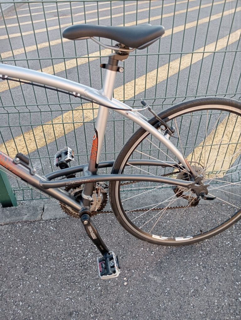 Bicicleta de estrada BTWIN TRIBAN(em ótimo estado)