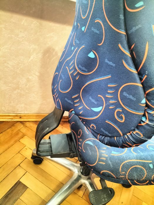 Детское кресло Mealux Y-128 в  хорошем состоянии.