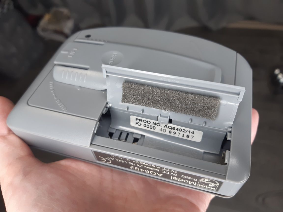 Компактный кассетный плеер Philips AQ 6492 / ретро / Донецк