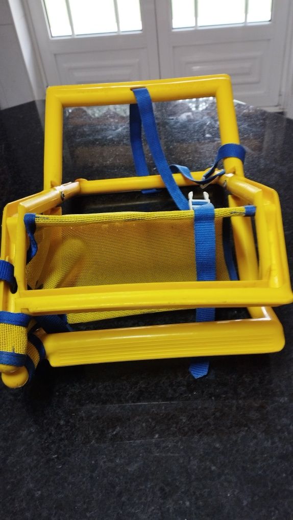 Cadeira de refeição para criança