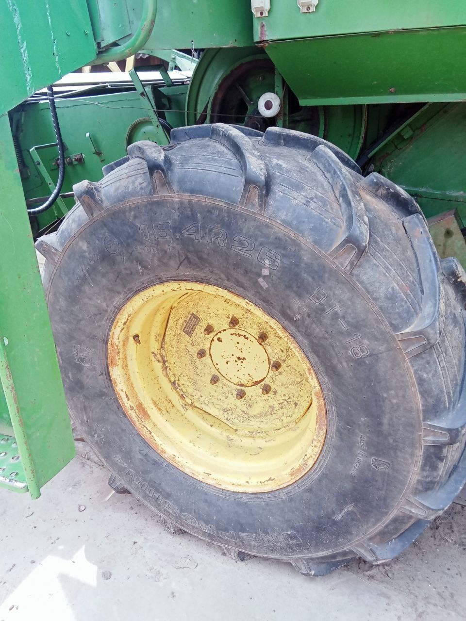 Комбайн John Deere 952