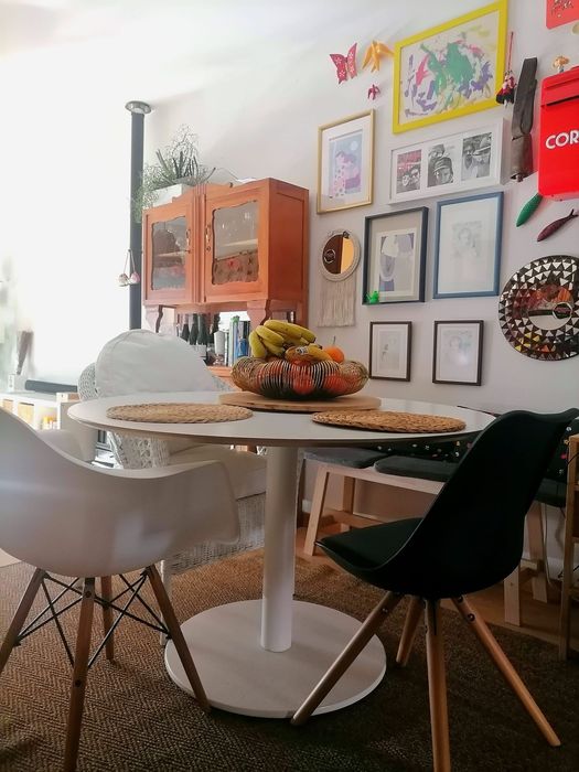 Mesa de sala de  jantar redonda IKEA com 3 cadeiras