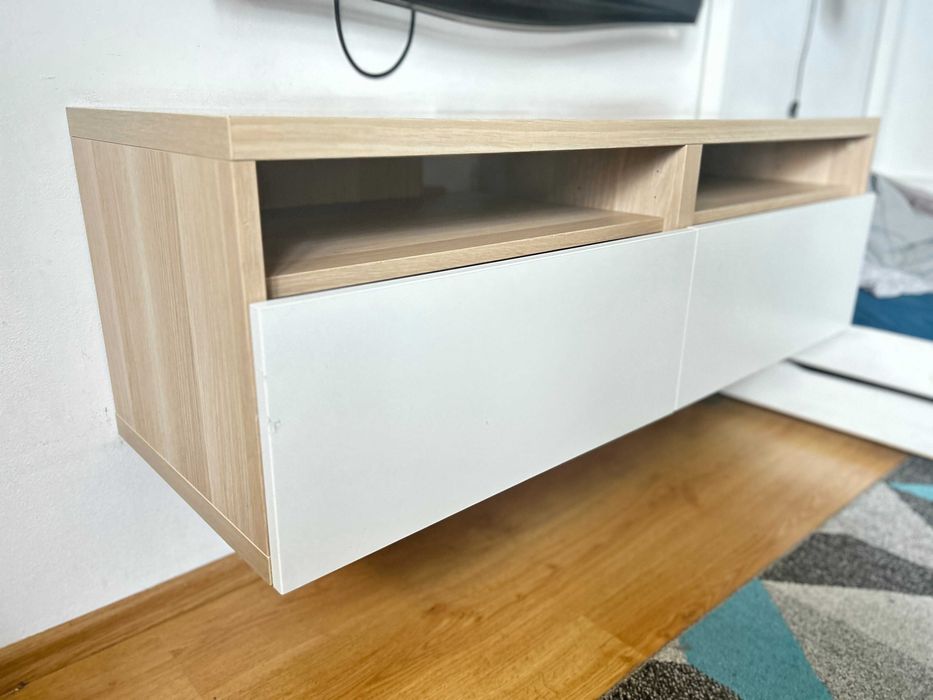 Szafka wisząca IKEA z otworem na kable