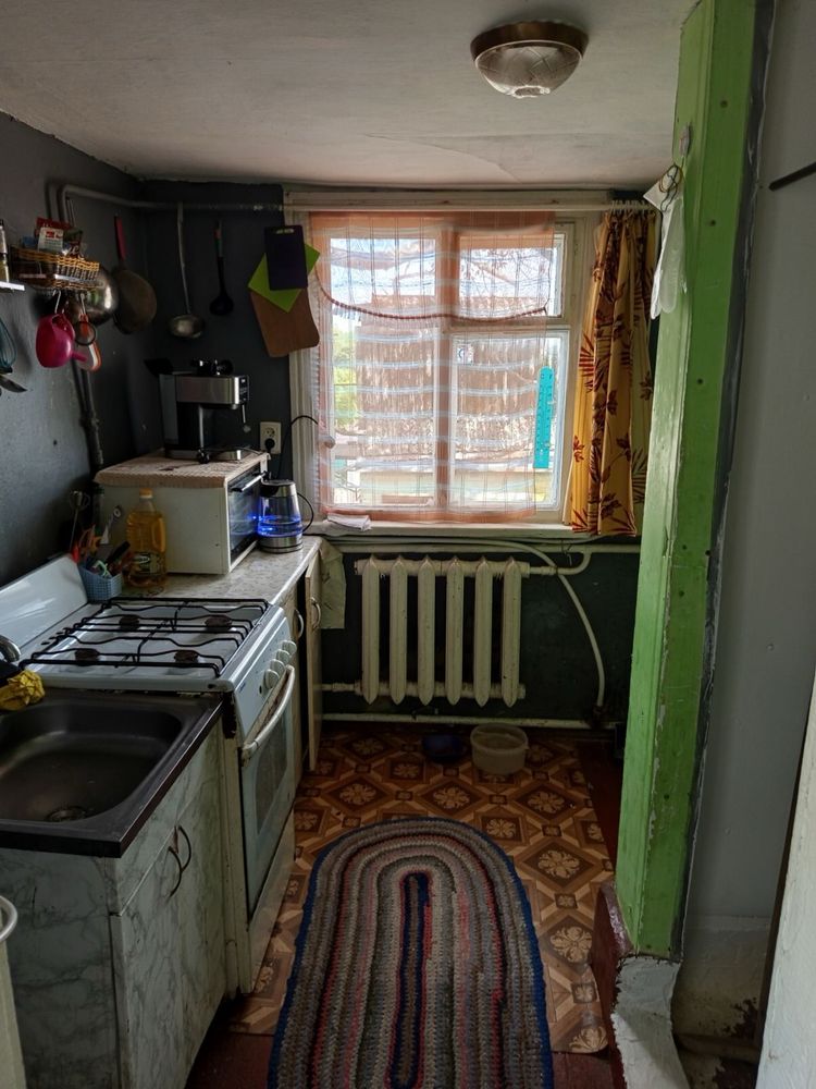 Продається житловий будинок у місті Ржищів.