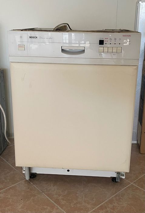 Máquina de Lavar Loiça BOSCH silence comfort - de escastrar