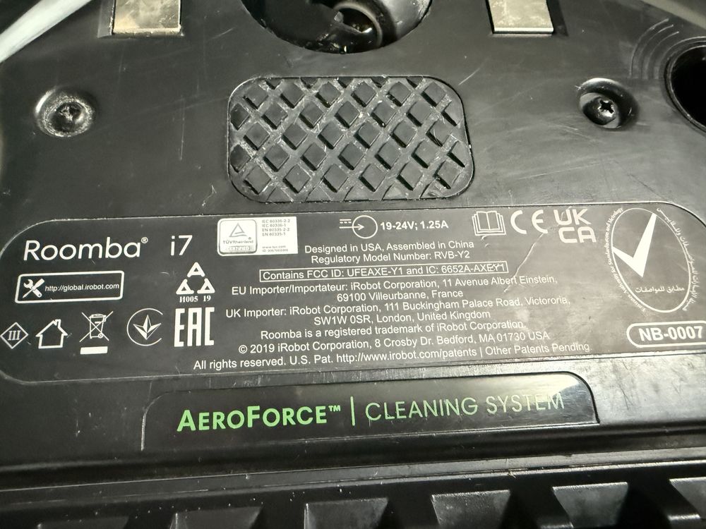 Roomba i7+ stacja dokująca