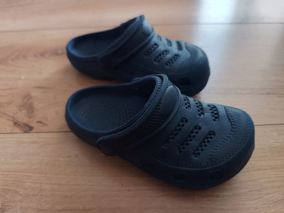 klapki granatowe dziecięce rozm. 25
