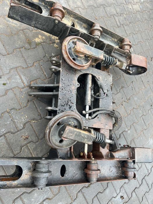 Rama podwozie z regulowanym rozstawem gąsienic do minikoparki