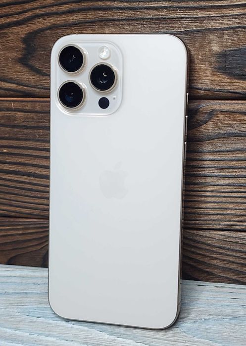 IPhone 16 Pro Max 256 SIM Desert магазин 1080$