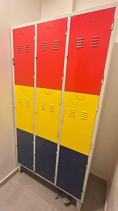 ARMARIO METALICO COM 9 CACIFOS