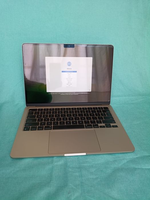 MacBook Air 13" M2 (2022) – Teclado Inglês - Cor Luz das Estrelas (Sta