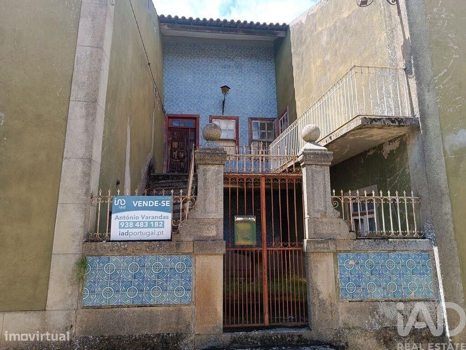 Casa de aldeia T6 em Azinhoso de 320,00 m2