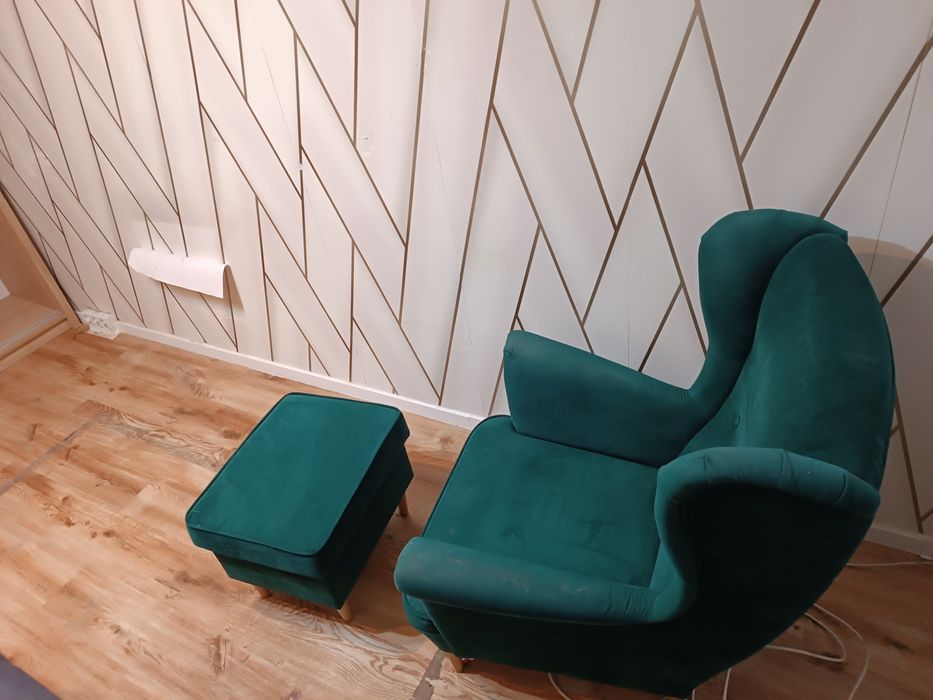 Sprzedam fotel z podnóżkiem