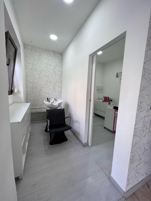 Loja em Alverca com ponto de Cabelereiro