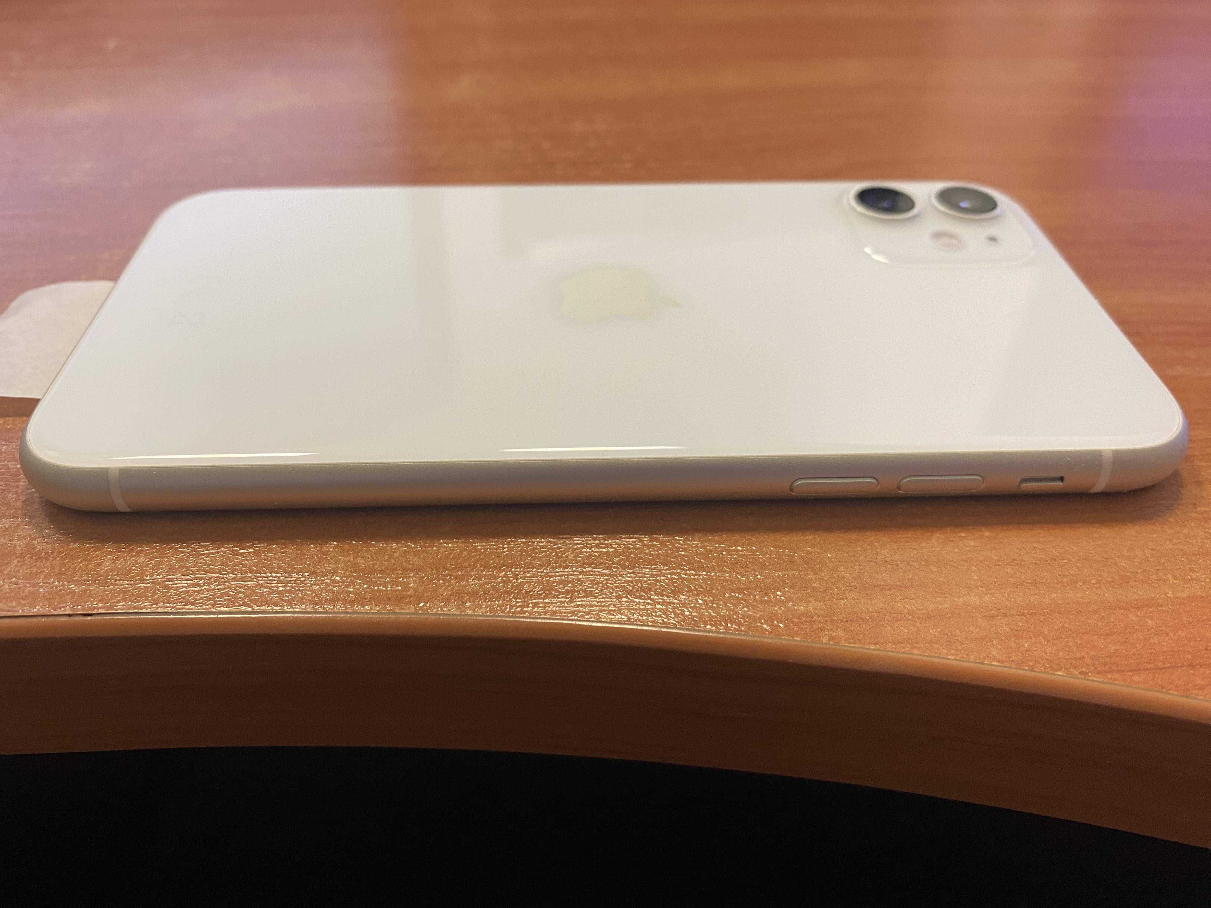 iPhone 11, kolor biały 64 GB w idealnym stanie, bateria 100%, nowy!!!
