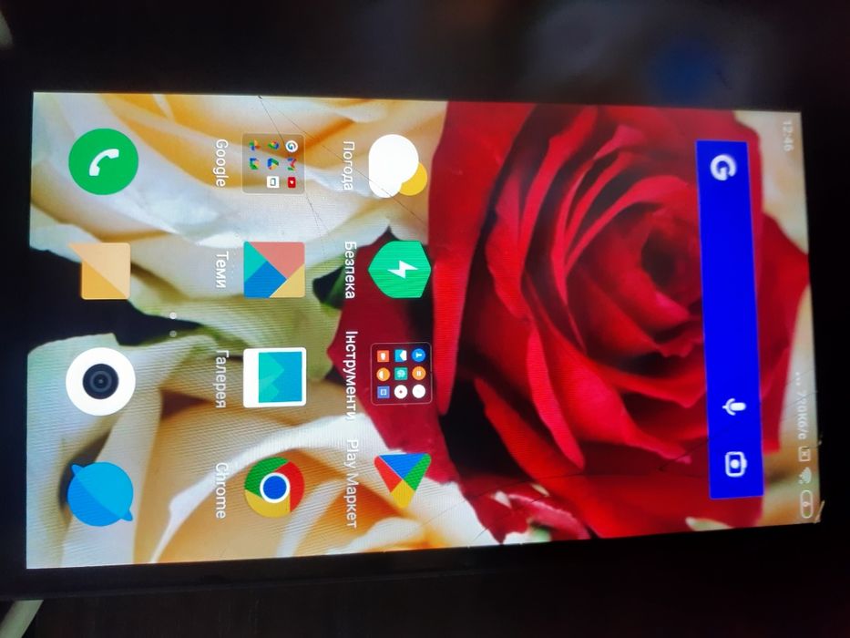 Продам телефон під заміну екрана