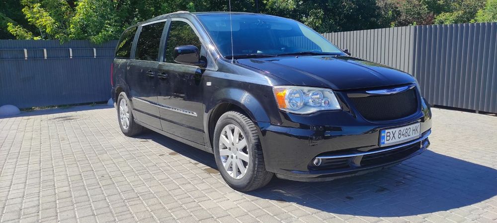 Крайслер таун каунтрі 2014, 3.6 бенз газ.