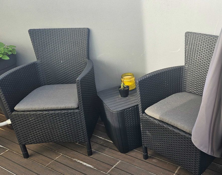 Conjunto relax de 2 lugares em resina antracite Keter Iowa