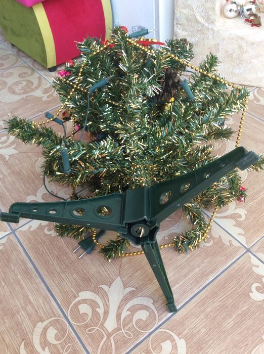 Ёлка искусственная