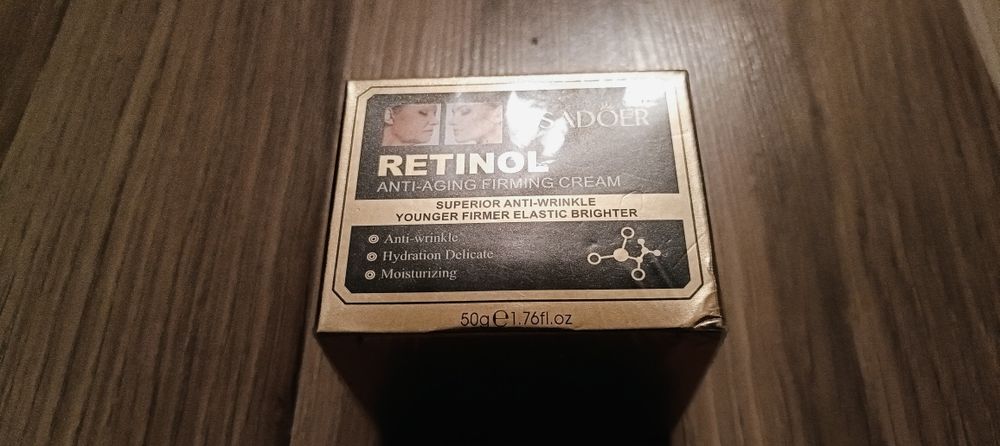 Krem z retinolem na noc + pędzle do makijażu