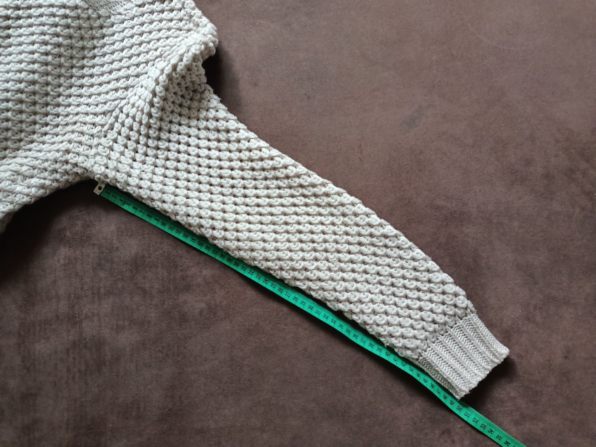 Beżowy mięsisty sweter rybia łuska