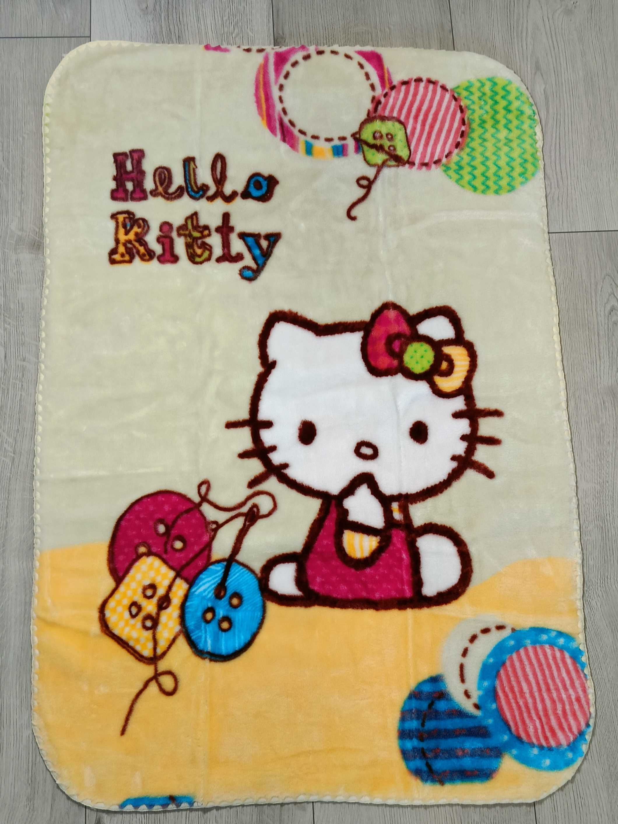 Koc akrylowy Hello Kitty rozmiar 80x110 cm