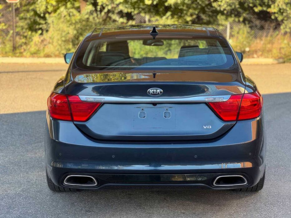 Kia K900 Luxury      2015